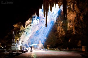 travel-place-to-visit-in-petchaburi-khao-luang