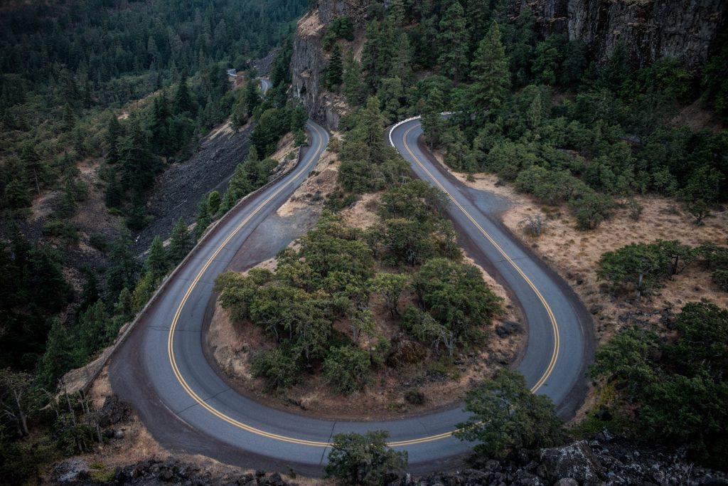 driving-in-curve-road