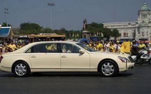 royal-car-of-king-rama-10-mercedes-benz-S-600-LWB
