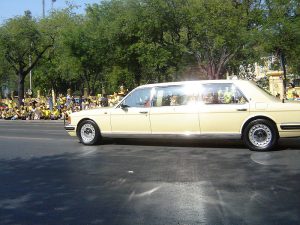 royal-car-of-king-rama-10-rolls-royce-phantom-vi