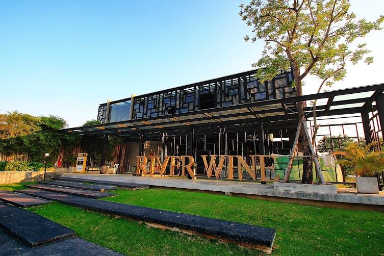 ร้าน River Wine